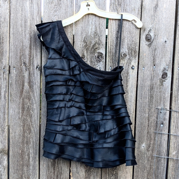 Glam one-shoulder satin top - Picture 2 of 5